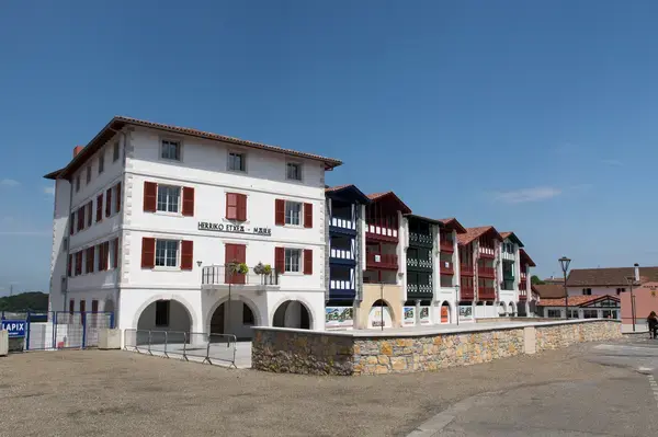 Artisan Monte Escalier Pose monte escalier Saint-Pierre-d'Irube